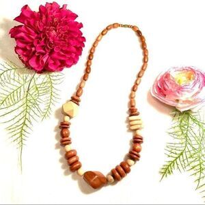 VINTAGE⚜️RETRO Wooden Geometric Beaded Necklace